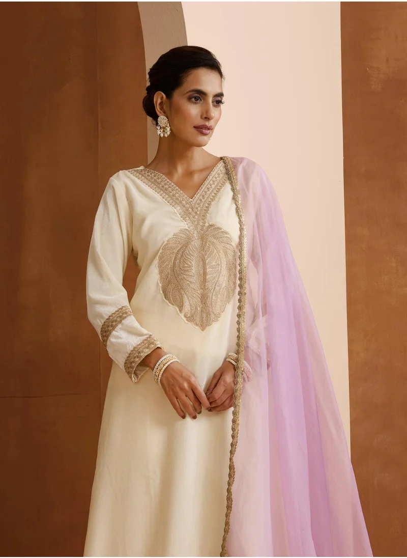 آي شين Women's Off White Velvet Embroidered Tunic Full Length Casual Straight Fit Kurta Set