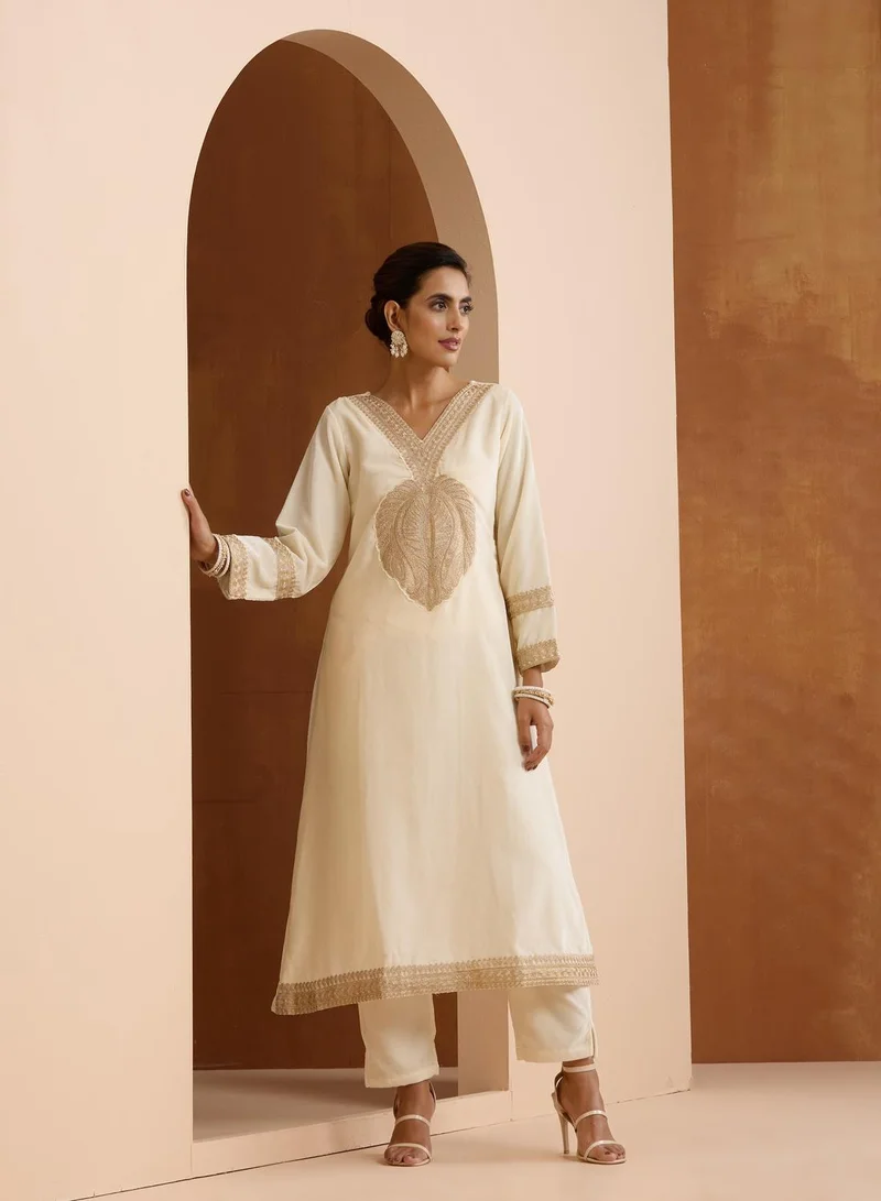 ISHIN Women's Off White Velvet Embroidered Tunic Full Length Casual Straight Fit Kurta Set