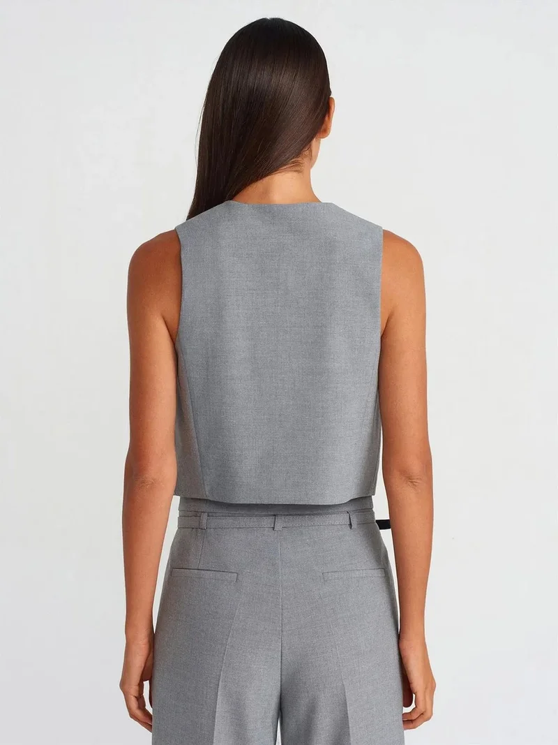ديلفين Dilvin Crop Crepe Waistcoat With Button Closure