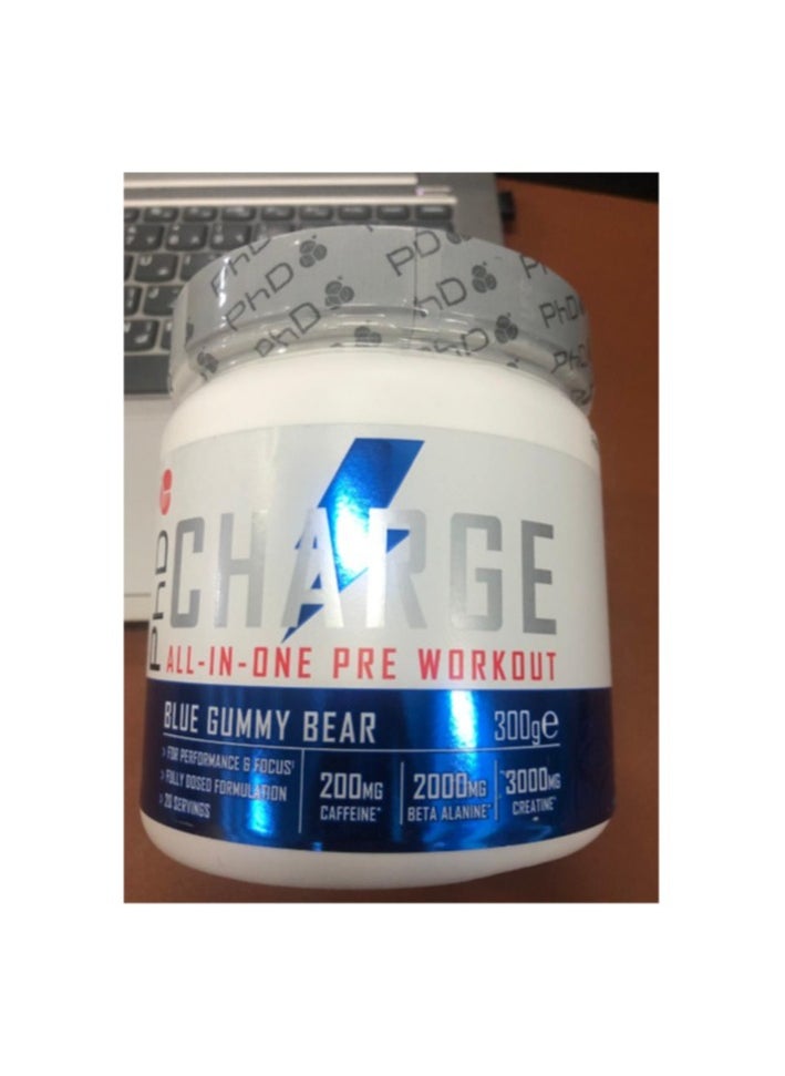 PhD Charge All in One Pre Workout - لتحسين الأداء والتركيز، تركيبة كاملة الجرعة تحتوي على 200 مجم من الكافيين، و2000 مجم من بيتا ألانين، و3000 مجم من الكرياتين، بنكهة Blue Gummy Bear، 20 وجبة لكل 300 جرام  - Image 5