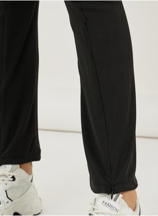 Styli Broad Waistband Ankle Zip Up Detail Flared Pants  - Image 4