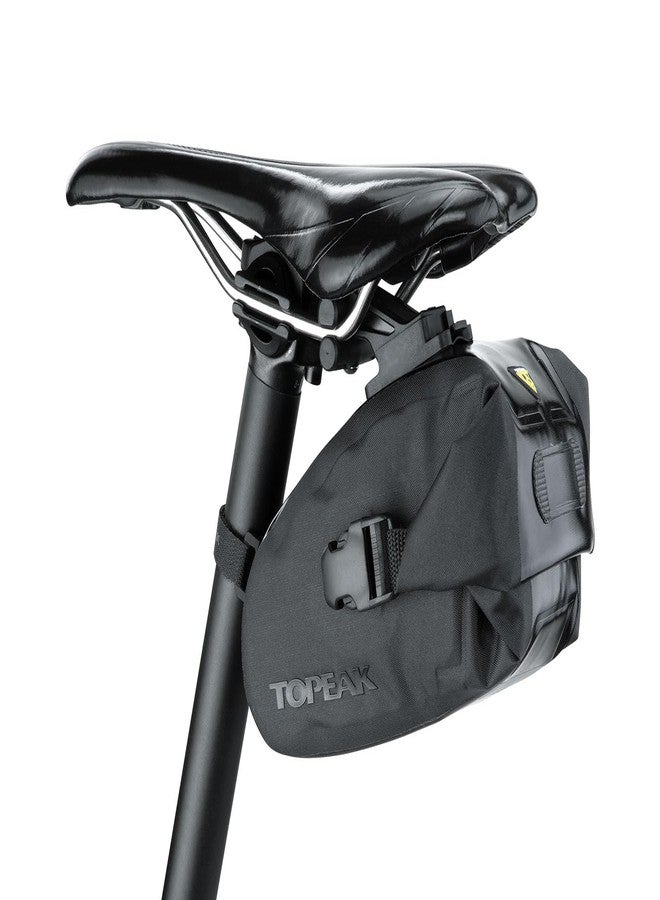 توبيك حقيبة Topeak Wedge DryBag (QuickClick، صغيرة) - حقيبة سرج مقاومة للماء للدراجات الهوائية على الطرق المعبدة والحصوية والجبلية - مصنوعة من نايلون 210D/420D مع درزات ملحومة صوتيًا، وطباعة عاكسة، ومشبك للضوء، وحزام تثبيت آمن - Image 2