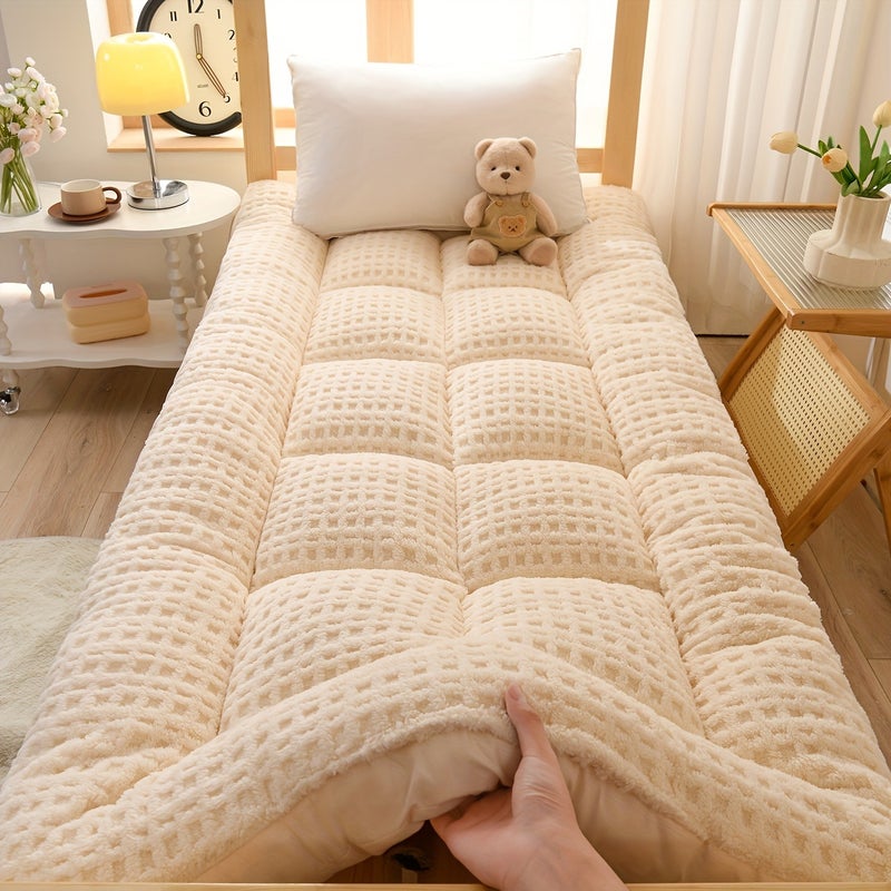 A Super Soft And Comfortable Fiber Fabric Mattress Pad, Featuring High-Quality Warm Quilted Design (Pillowcase Not Included). This Mattress Protector Is Perfect for Autumn And Winter Bedding, Skin-Friendly And Breathable, Quilted Bed Mat - Image 3