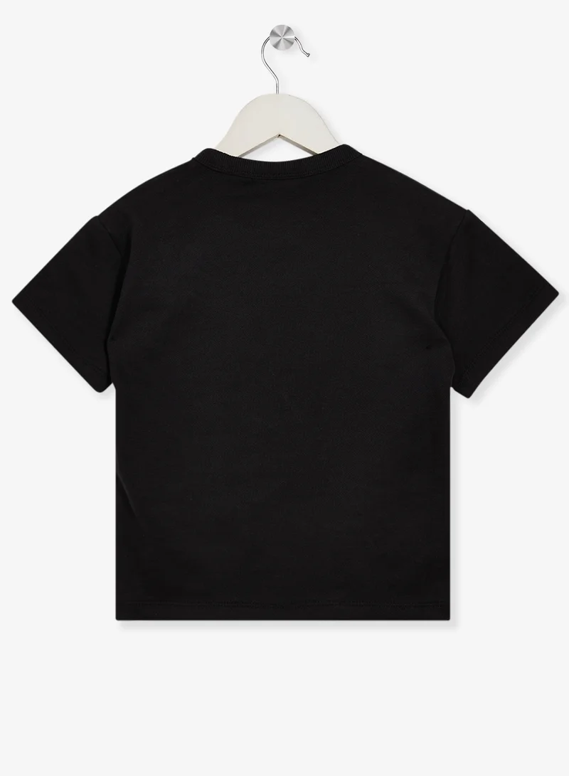 كالفن كلاين جينز طقم تي شيرت وبنطلون رياضي بشعار الشباب