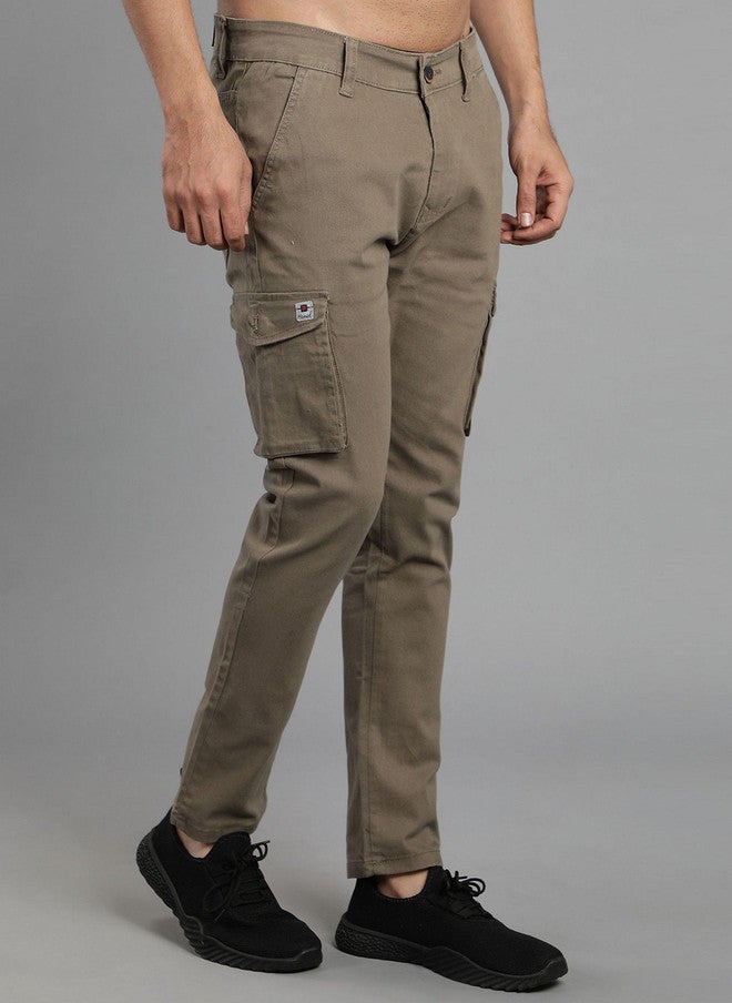 Hence Men Relaxed Tapered Fit Cargos Trousers in Khaki - Image 2