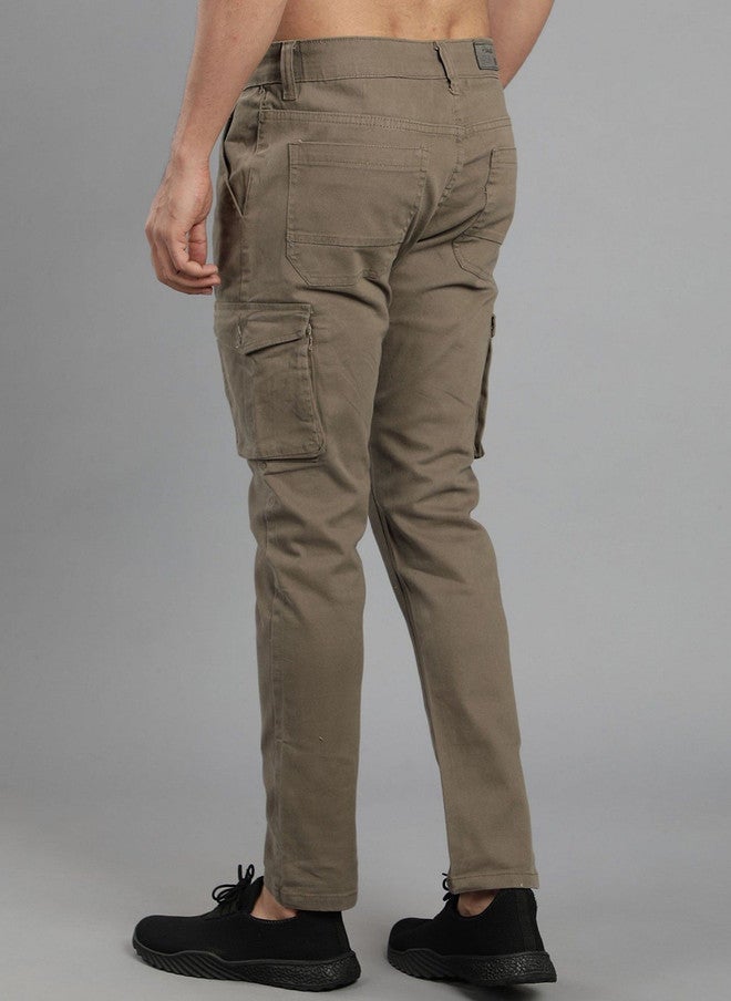 Hence Men Relaxed Tapered Fit Cargos Trousers in Khaki - Image 4