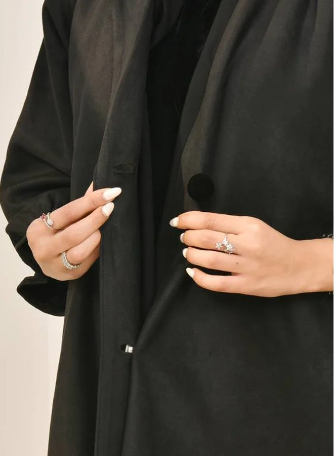 HAWRAA ABAYA Winter abaya, blazer model, with gathered sleeves closed with black velvet buttons