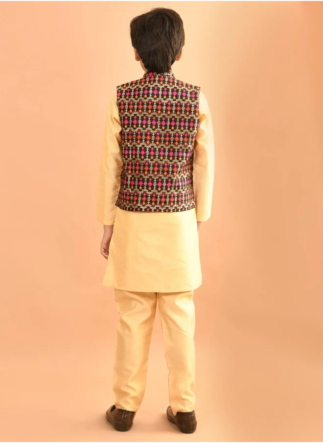 ليل بيكس Kurta Pajama Set with Nehru Jacket