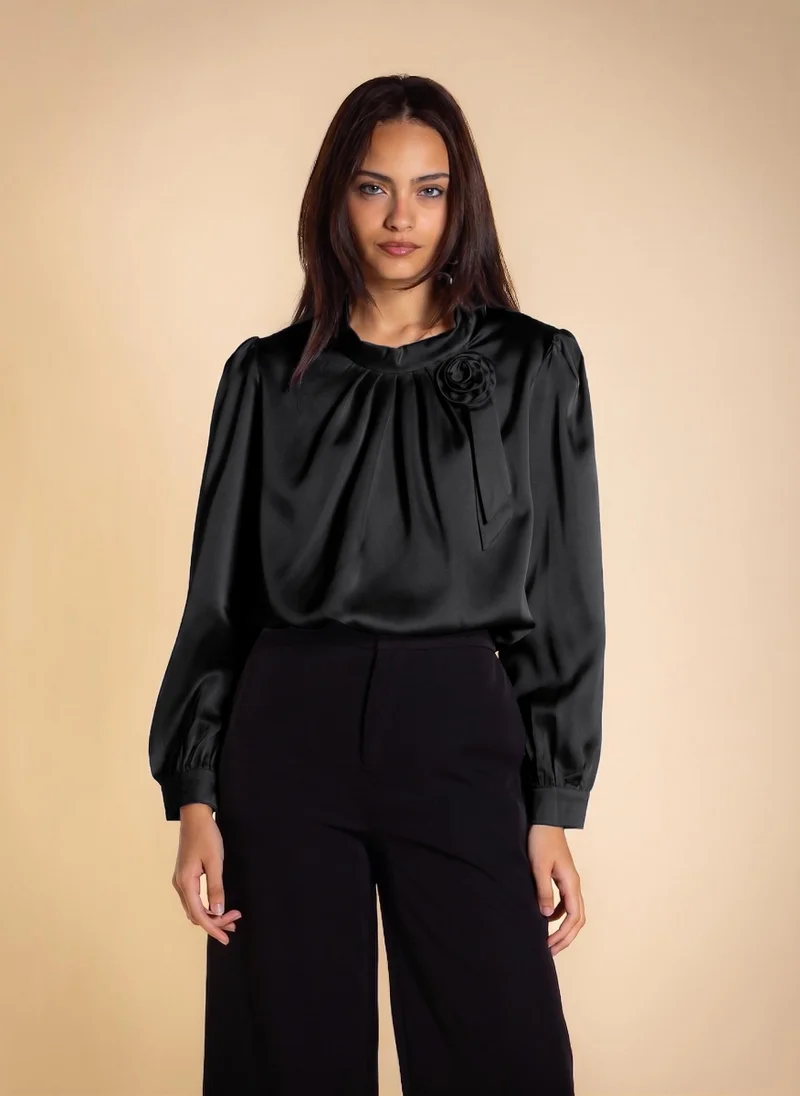 SHAPES DETAILED SATIN BLOUSE WITH BROOCH