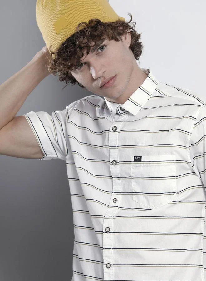 ذا انديان كراج كو Men Slim Fit Striped Half Sleeves Spread Collar Casual Shirt