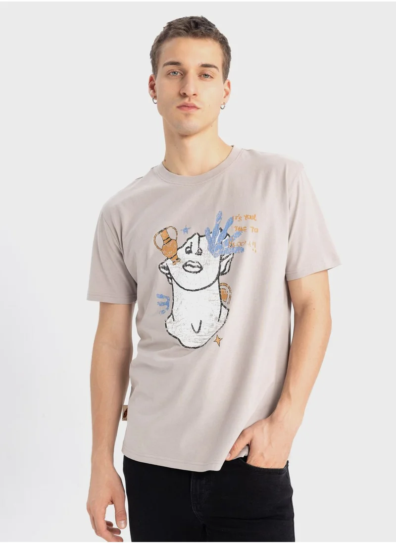 ديفاكتو Regular Fit Crew Neck T-Shirt