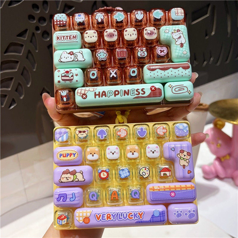 Creative Healing Transparent Two-tone 26-grid Stress Relief Keyboard Keychain Pendant - Image 3