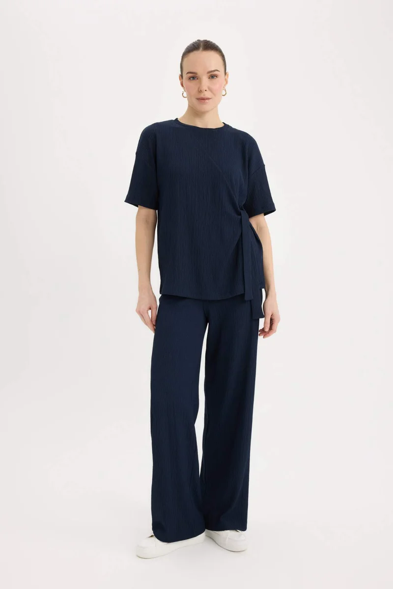 ديفاكتو Relax Fit Crew Neck Short Sleeve T-Shirt