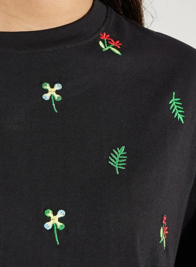 Styli Oversized Embroidery Detail Round Neck T-Shirt