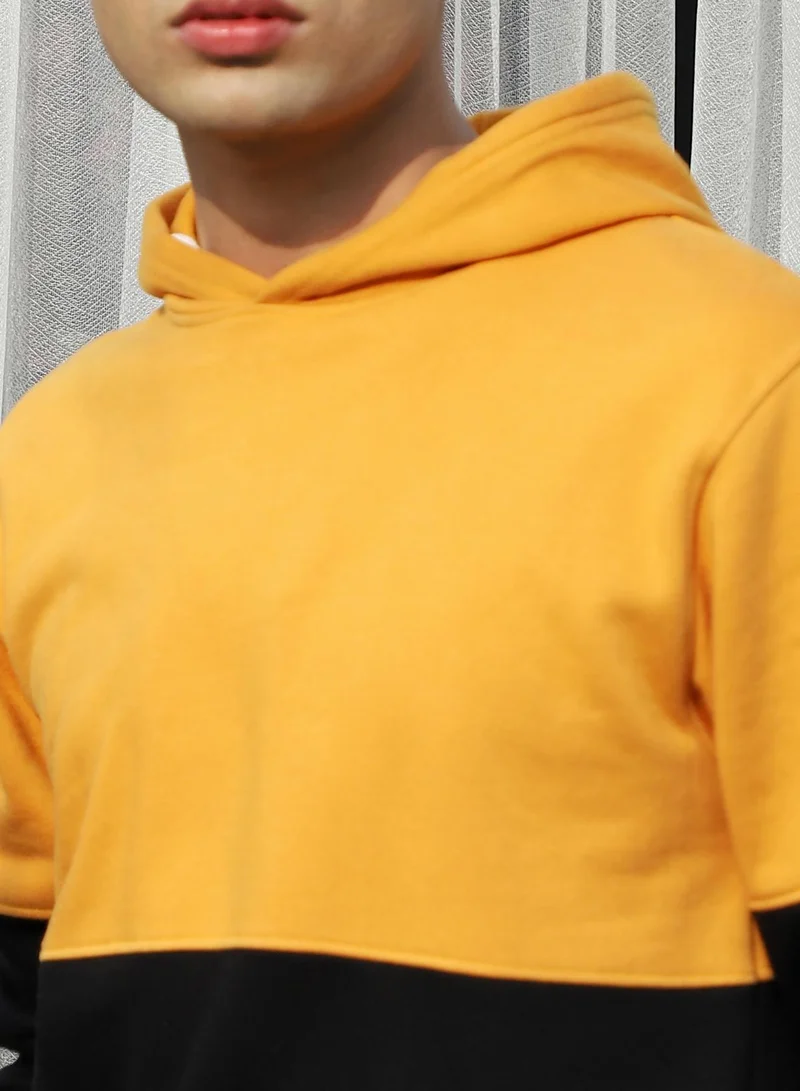 Campus Sutra Men's Black & Mustard Yellow Pullover Hoodie With Ribbed Hem
