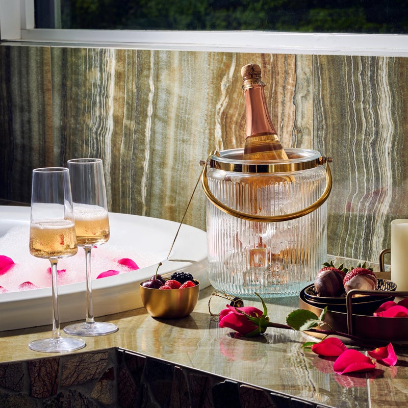 Le'raze Glass Ice Bucket with Airtight Lid, Tong Scooper and Handle - 3L Ribbed Beverage Tub Cocktail Home Bar Accessories, Wine, Beer Chiller for Parties, Champagne Drink Cooler Hinged Handles - Image 5