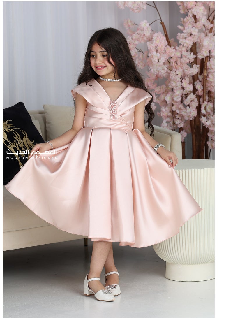 مودرن ديزاين فستان بناتي بتصميم حديث يناسب طفلتك في جميع المناسبات ليبرز من اناقتها - Image 1