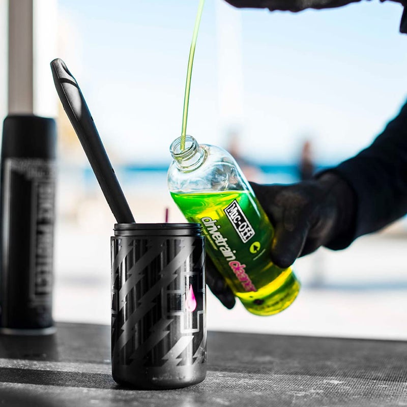 Muc Off Muc-Off Drivetrain Cleaner, 25.3 fl oz - Effective Bike Chain Cleaner and Bike Chain Degreaser Spray - Bike Cleaner for MTB/Gravel/Road/BMX - Image 4