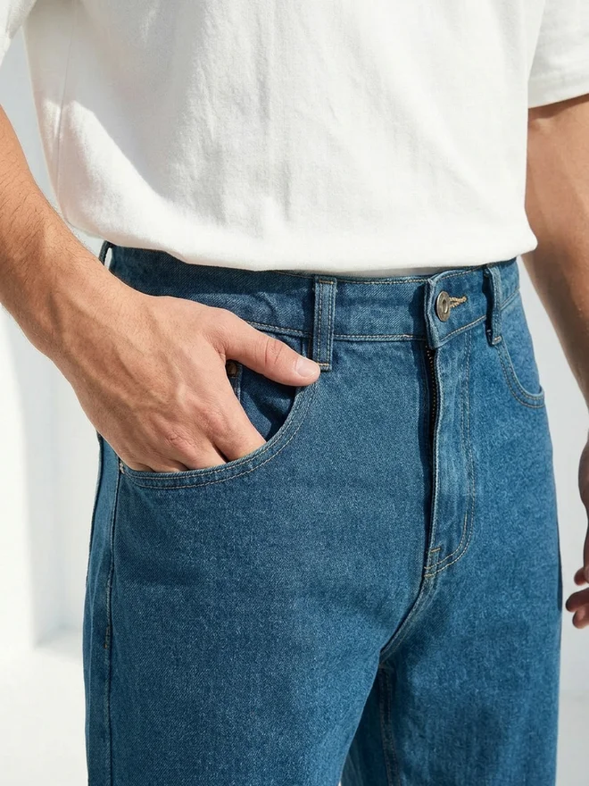 Styli  Styli Men Relaxed Fit Tinted Clean Jeans for Men | Best Price UAE