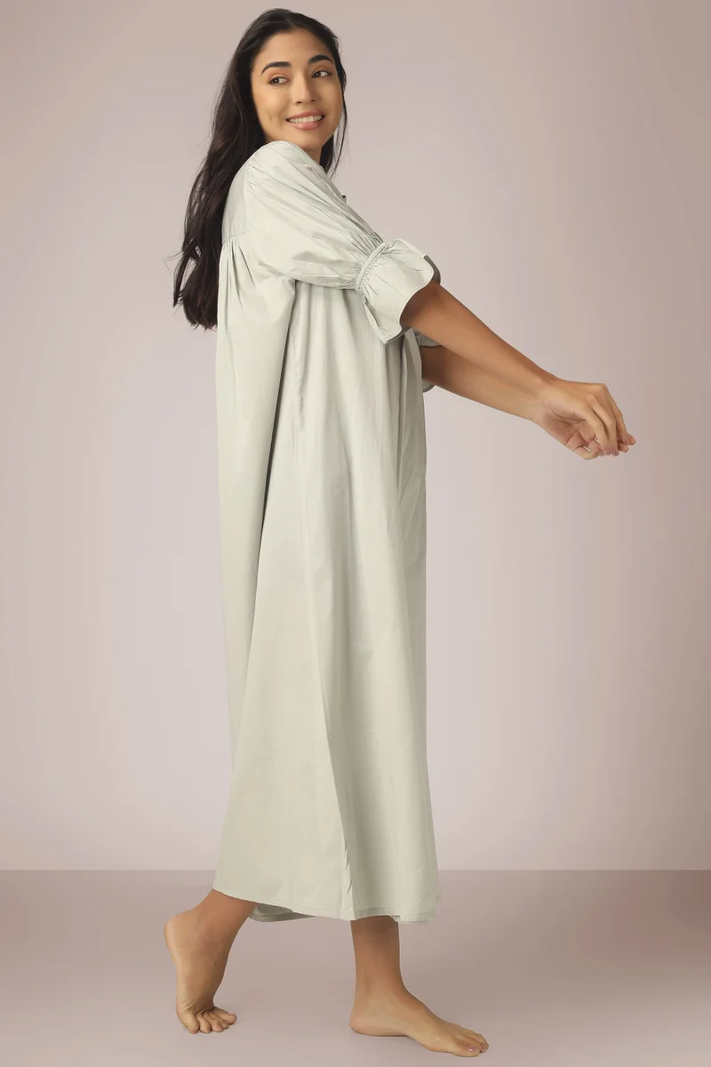 افتر دارك ترودي، قميص نوم مطرز