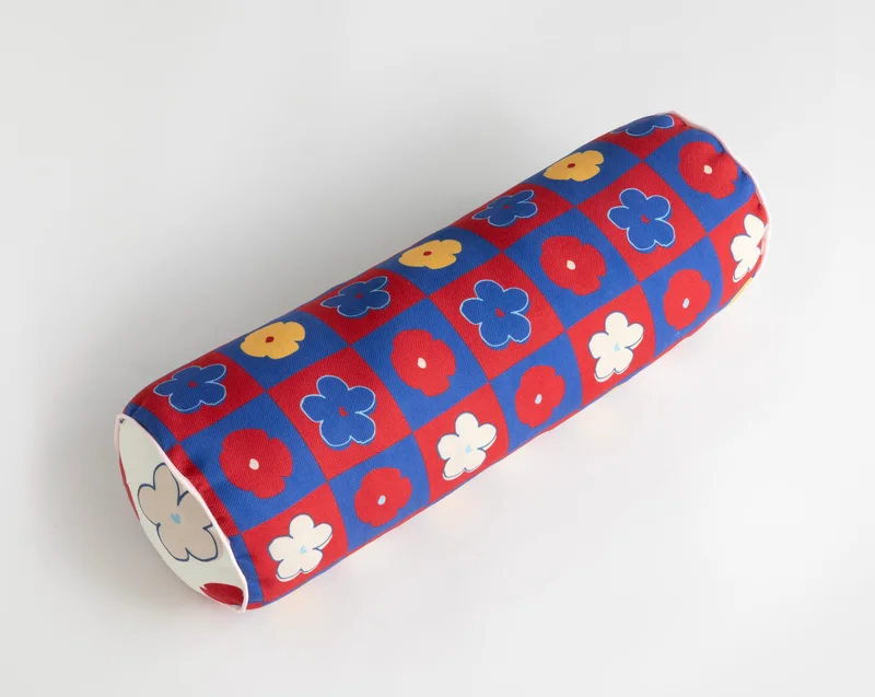 FILLE A FILLE bloom Roll pillow