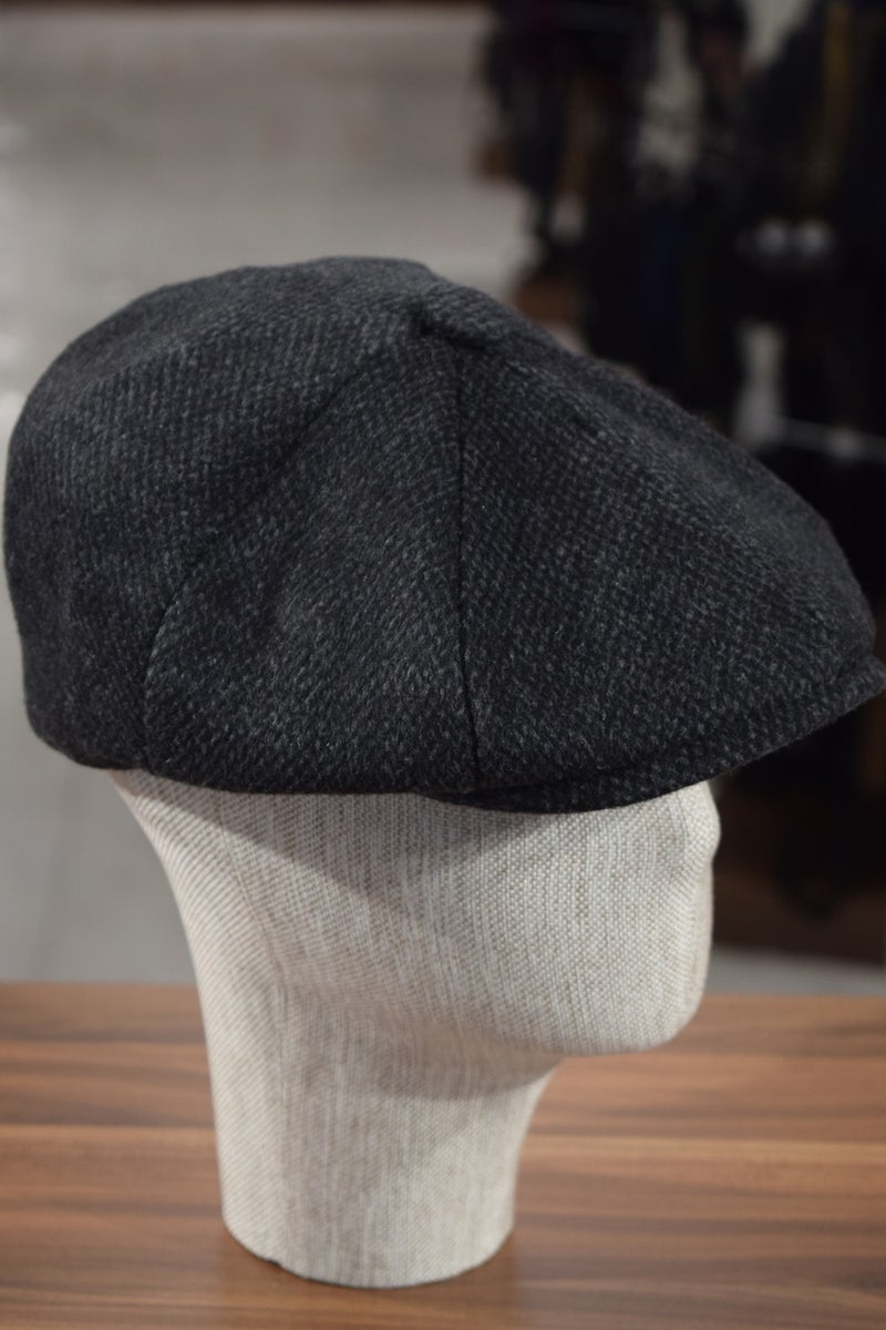 Göksu Şapka قبعة غوكسو الشتوية بأسلوب إنجليزي بيكي بلايندرز بنقوش سوداء 8 قطع - Image 3