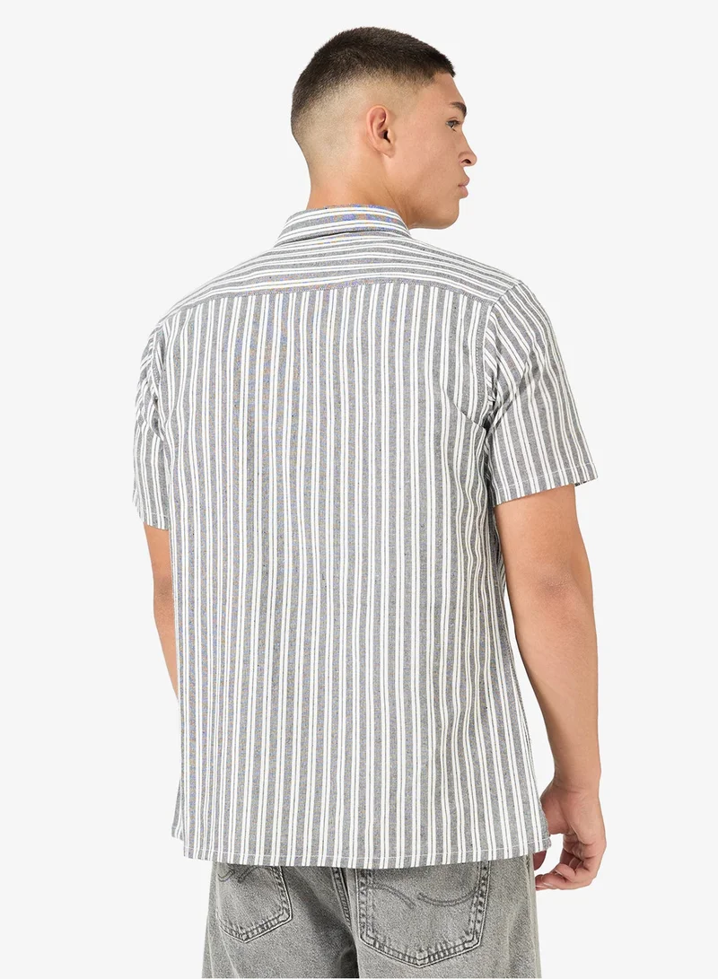 سفنتي فايف قميص كلاسيكي بقصة عادية