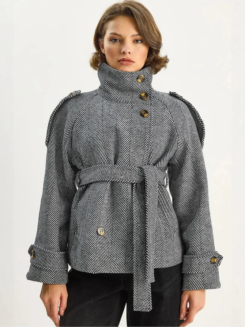 بيانكو لوتشي جاكيت لوكسي بياقة وأزرار