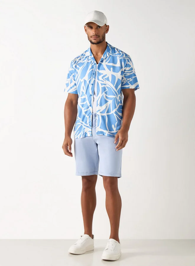 ايكونيك شورت سادة بقصة سليم وزر إغلاق من آيكونيك