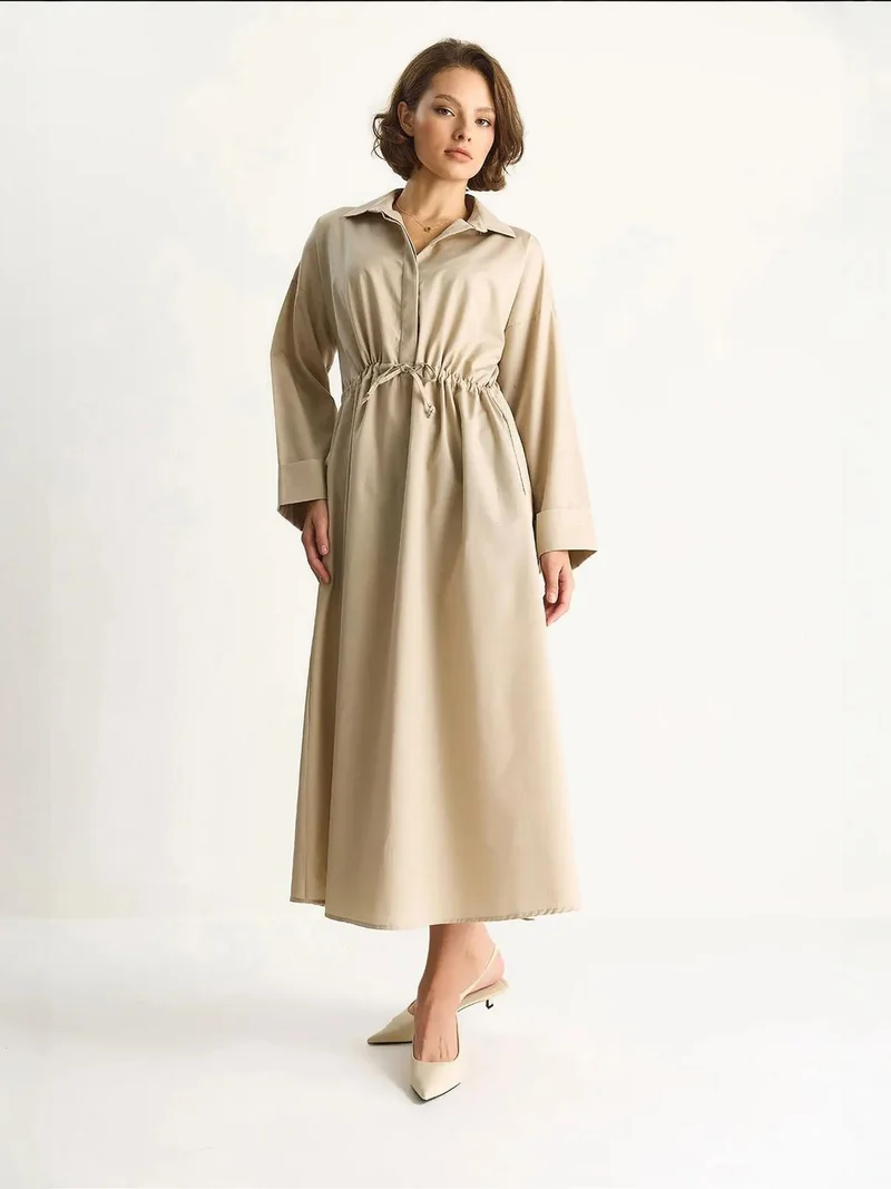 بيانكو لوتشي فستان ميدي  بأكمام طويلة وياقة شال