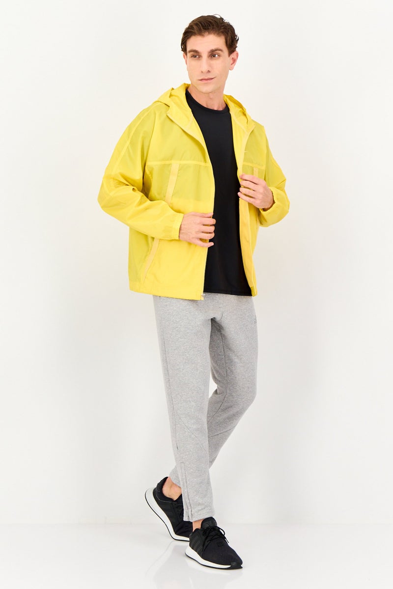 Nike سويت شيرت رياضي للرجال بأكمام طويلة وقبعة، خردل - Image 4