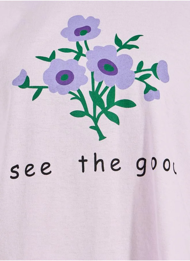 ستايلي Floral Graphic Drop Shoulder T-Shirt  & AOP Pyjama Set