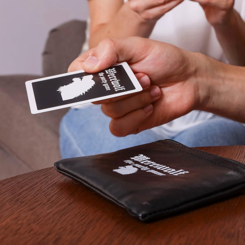 Apostrophe Games لعبة الذئب - لعبة الحفلات من أپوستروف - 42 بطاقة دور، لـ 7 إلى 30 لاعب - لعبة هالوين، للبالغين والمراهقين - لعبة لوحية تفاعلية - Image 3