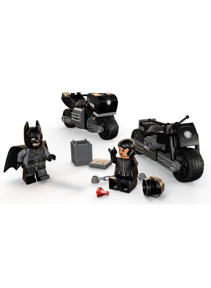 LEGO Batman & Selina Kyle Motorcycle Pursuit Set 76179 - Image 2