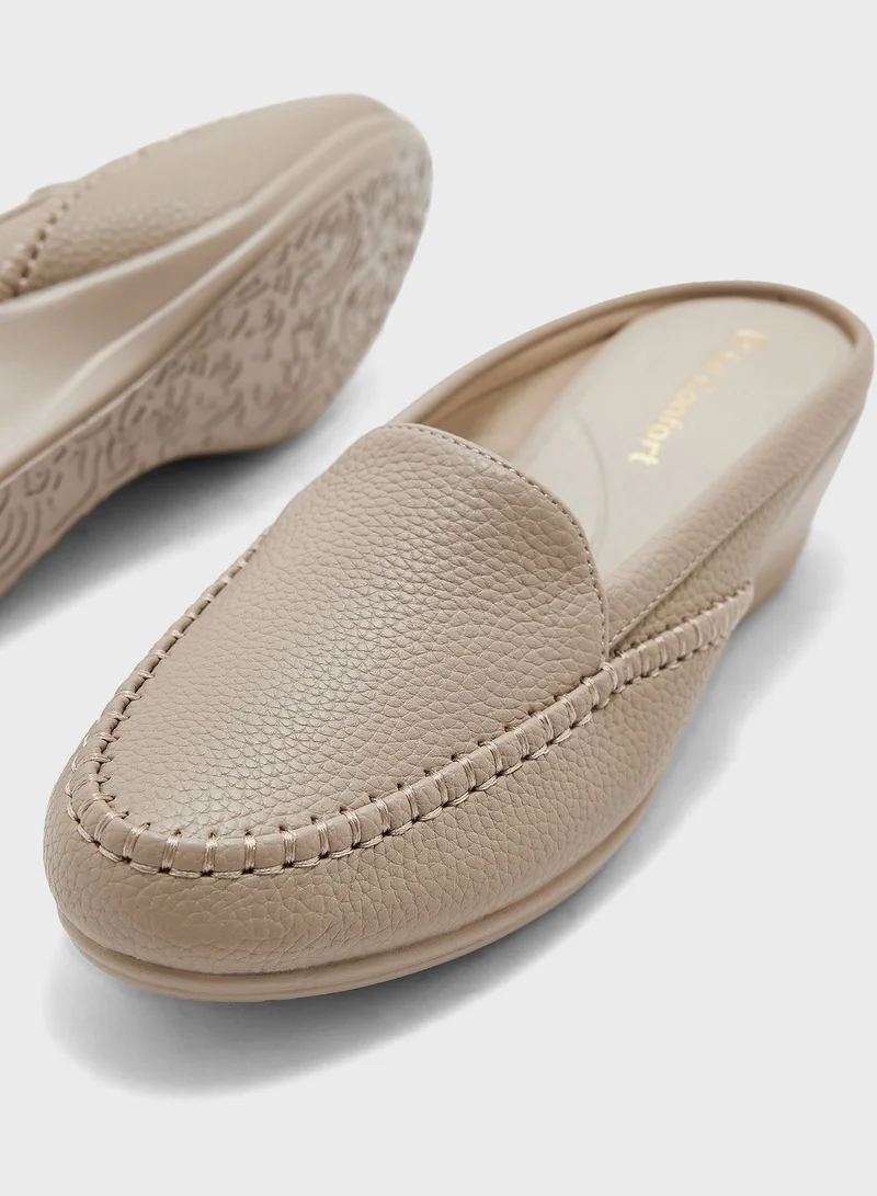 Le Confort Round Shape Flat Moccasins