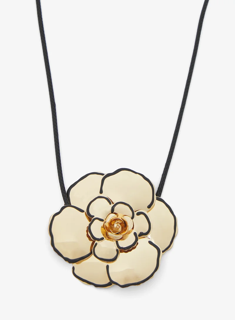 جينجر Dual Layered Flower Charm Necklace
