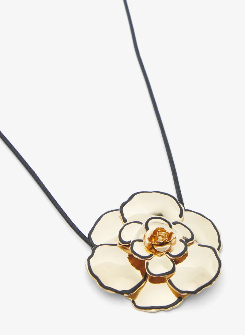 جينجر Dual Layered Flower Charm Necklace