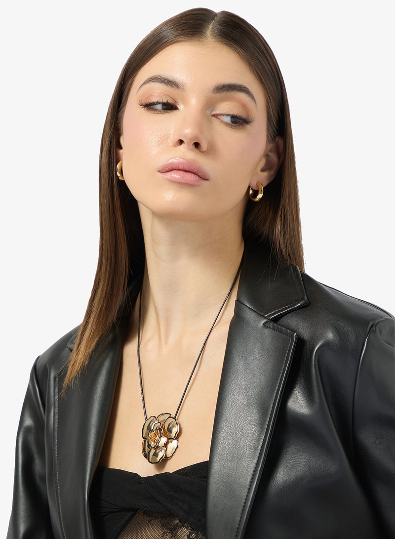 جينجر قلادة بتعليقة زهرة بطبقتين - Image 5