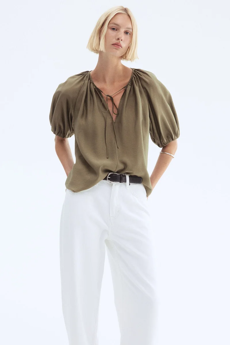 H&M Balloon-sleeved blouse