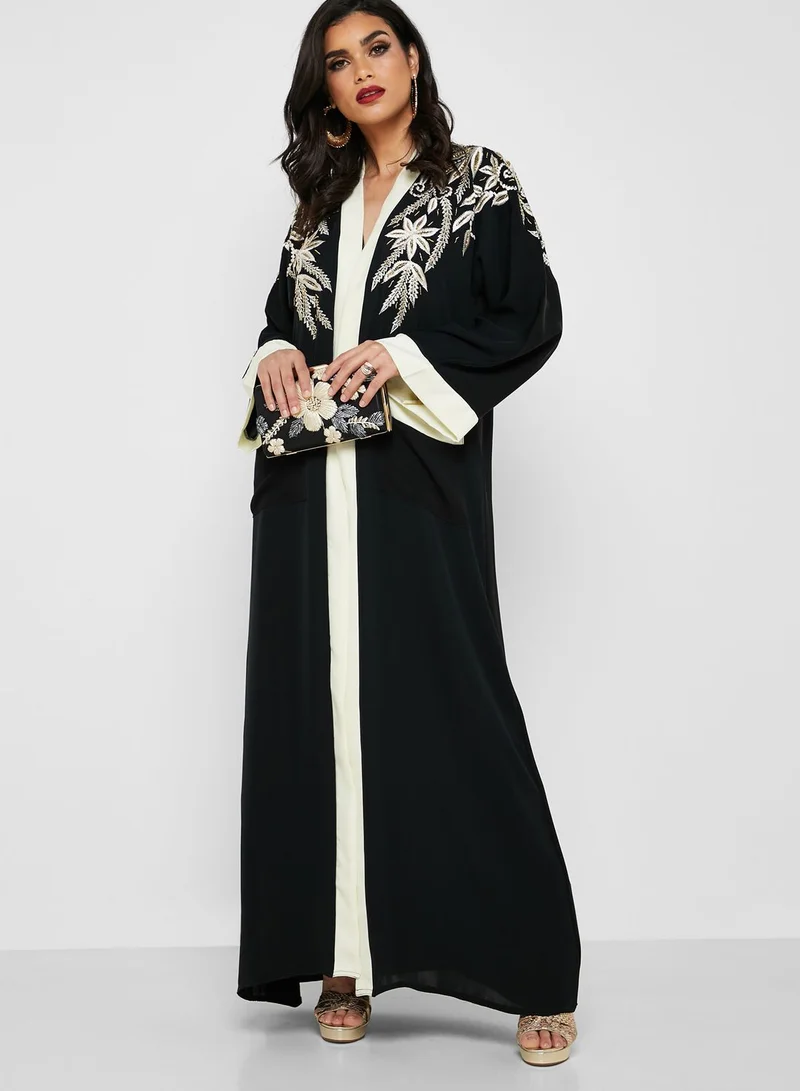 hayas closet Embroidered Contrast Detail Abaya