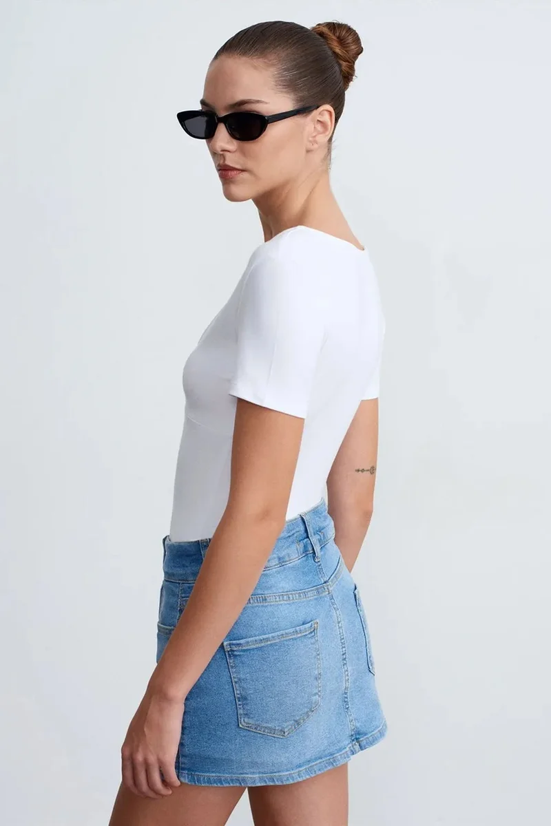 Dilvin White DILVIN Fitted V-Neck Short-Sleeve T-Shirt for Women | Best Price UAE