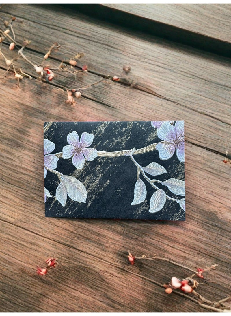 30pcs high-end vintage floral envelopes (black) is decorated with embossed gold foil. The floral pattern features a 3D textured design and is perfect for weddings, Christmas, anniversaries, birthdays, New Year's Day, Valentine's Day, and other occasions, as well as everyday use. Made of high-quality paper, they're suitable for everyone. (Due to paper cutting, the placement of the flowers may be random.) - Image 1