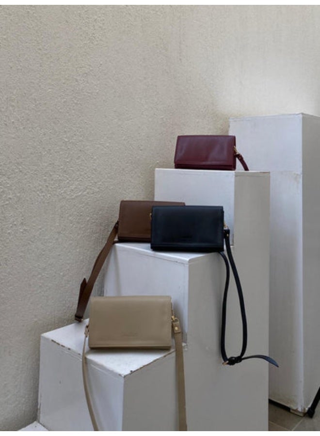 بيج | حقيبة كروس مثلثة الشكل - Image 3