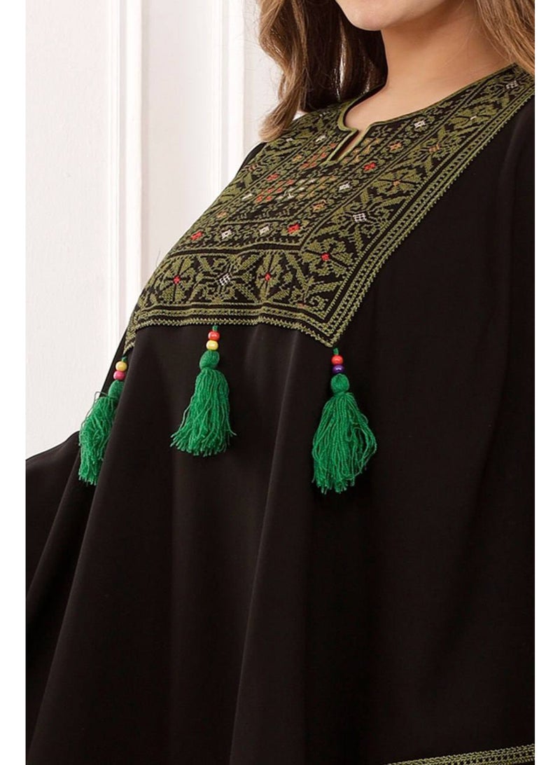 ليالي الجلابية بونشو "ألوان الأرض" من ليالي الجلابية – تصميم أنيق بتطريز هندسي أخضر وزخارف فريدة، لإطلالة عصرية ومريحة - Image 2