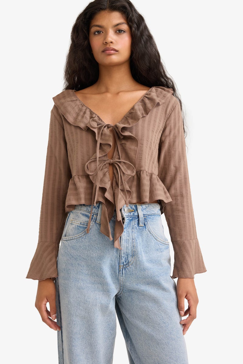 ديفاكتو بلوزة نسائية عادية بأكمام طويلة وياقة مكشكشة - Image 1