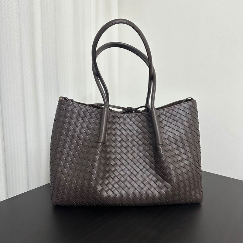 2025 Spring And Woven Hand Shoulder Hand Tote Bag Big Bag Mummy Bag Walking Bag Women'S Bag Supply - Image 3