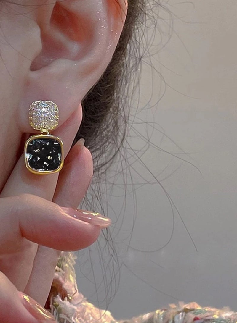 إيكوال حلق اذن نسائي بتصميم عصري وعالي الجودة مرصع بالزركون - Image 1