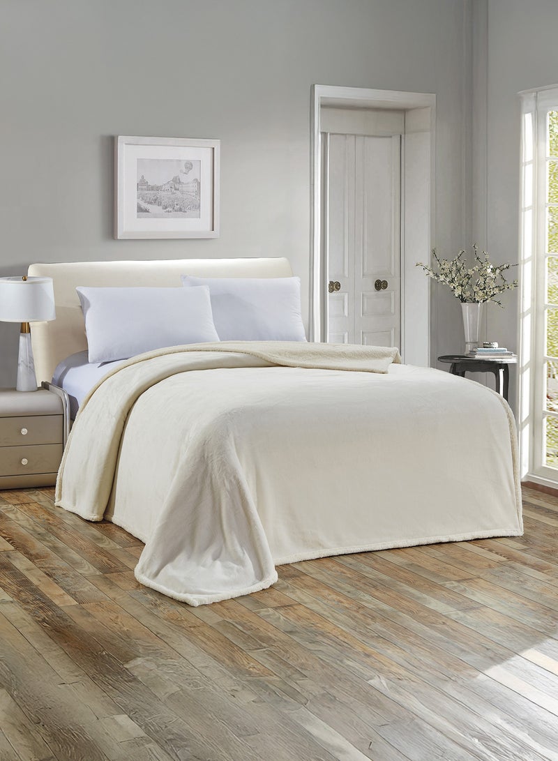 Moon Warm blanket 220X240 cm in an attractive color that provides you with extra warmth during cold winter nights  - Image 1