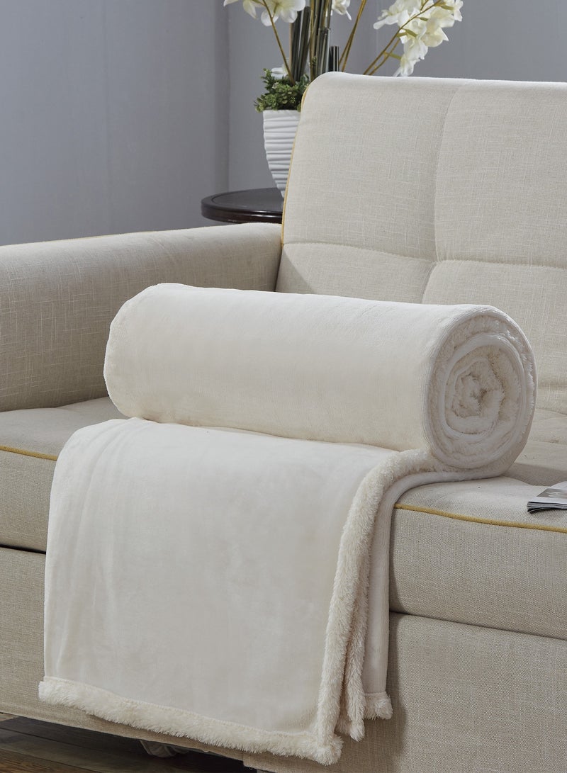 Moon Warm blanket 220X240 cm in an attractive color that provides you with extra warmth during cold winter nights  - Image 2