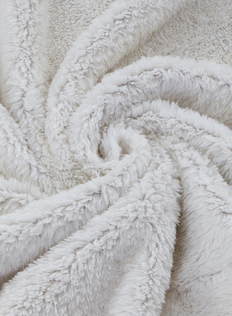 Moon Warm blanket 220X240 cm in an attractive color that provides you with extra warmth during cold winter nights  - Image 4